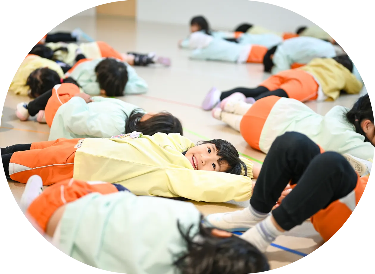 本質的な「あそび」とはこどもの心と体で遊ぶこと。